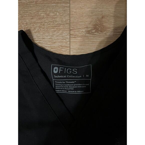 Figs Womens Medium Catarina One Pocket Scrub Top Black Technical Collection - Picture 3 of 3